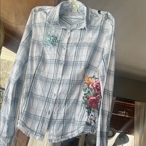 Embroidered button down🦋❤️